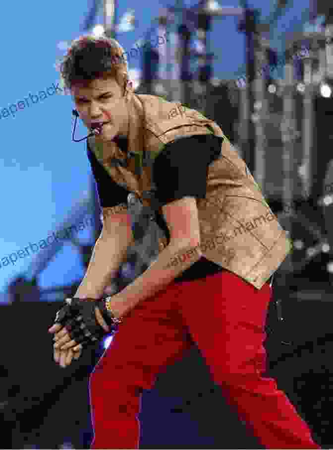 Justin Bieber Performing On Stage Justin Bieber (Star Biographies) Mari Bolte